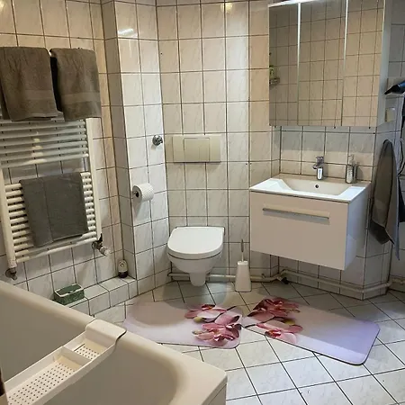 5-room Schoeneberg Lägenhet