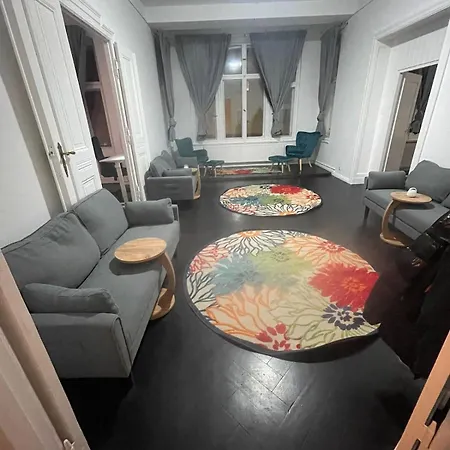 Lägenhet 5-room Schoeneberg *
