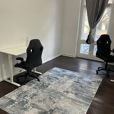 5-room Schoeneberg Lejlighed *